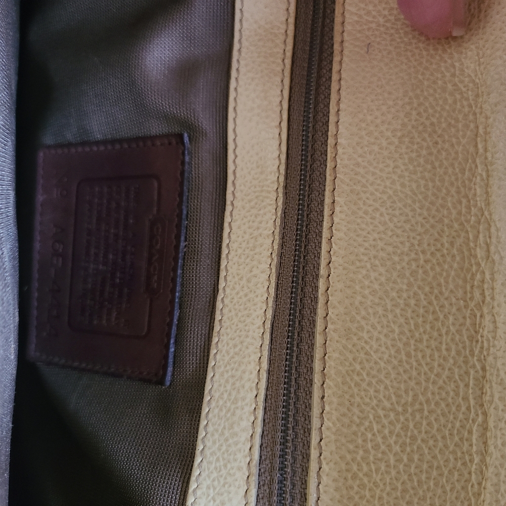 Vintage Coach Copley Bag in Color Brown - Picture 15 of 16